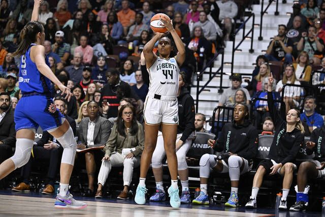 Jones, Stewart lead Liberty to first WNBA Finals in 21 years