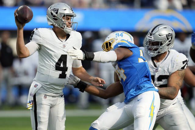 Khalil Mack's 6 Sacks for Chargers in Revenge Game vs. Raiders