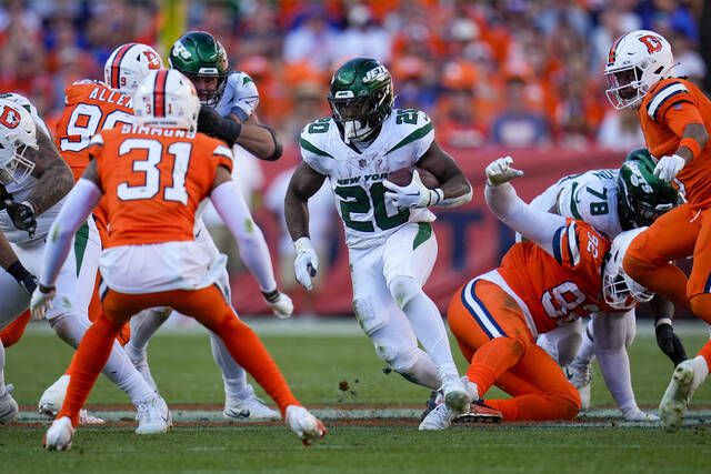 Episode 6: Do The NY Jets Have The BEST Running Back Room in The NFL? 