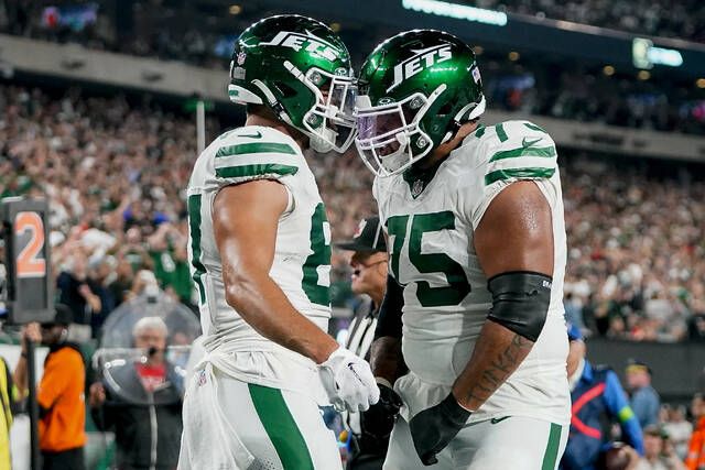 Alijah Vera-Tucker, Jets' Versatile O-Lineman, Sustains Torn Triceps and  Will Miss Rest of the Season