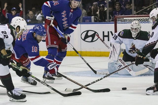 Kreider's 2nd hat trick in 5 games leads Rangers past Devils