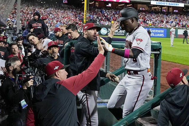 Phillies fans buy NLCS Game 3 tickets to ice out Diamondbacks fans