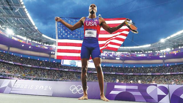 Quincy Hall gets a gold in the 400 meters with yet another US comeback on  the Paris track - Times Leader